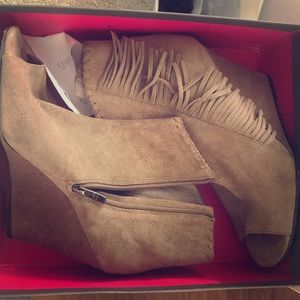 Tan Vince Camuto Booties